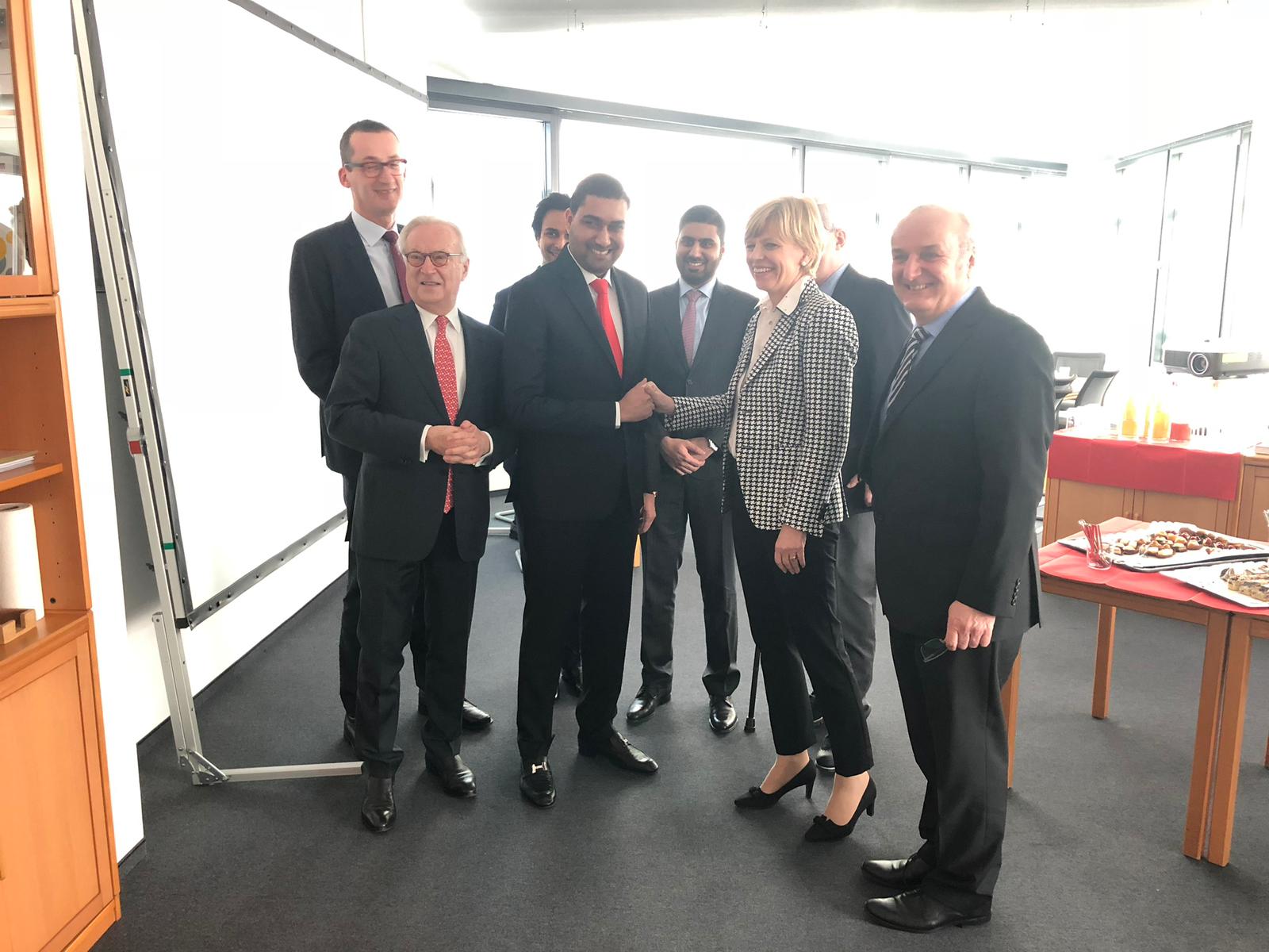 Reunión de trabajo sobre documentación y trámites de residencia en España